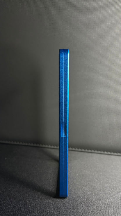 Étui Magnétique pour Carte Gradée TCG — Aluminium & Fermeture Magnétique